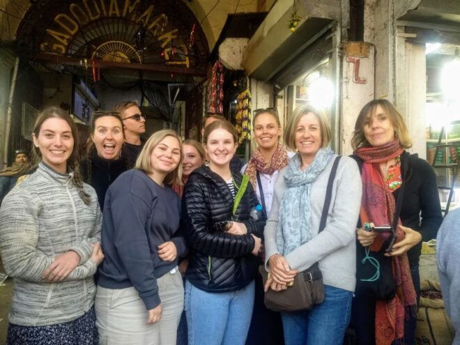 Food & Heritage Walk Tour With Tuk-Tuk & Rickshaw - Meeting Point