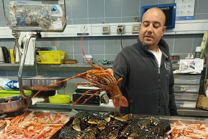 Food Market Visit and Cooking Workshop in a Coruña - Booking and Accessibility