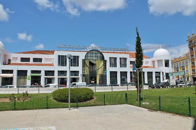 Food Tasting of Portuguese Traditional Gastronomy Private Tour - Meeting and Pickup Details