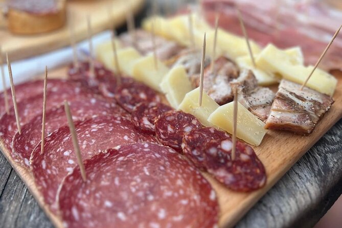 Food Tour in the Spanish Quarter of Naples - Meeting Details