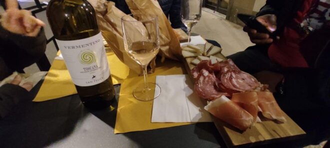 Food Tour Through The Streets Of Florence - Multilingual Guide and Group Size