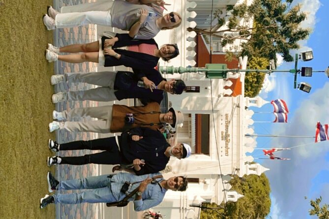 Food Tours With Lovely University Students - Booking and Pricing Information