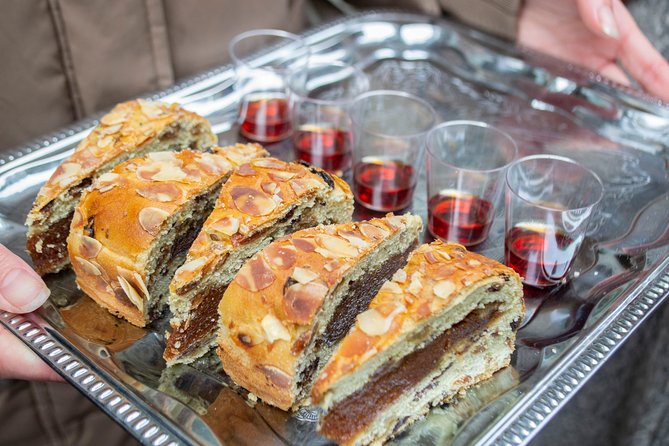 Food Walking Tour of The Hague - by Bites & Stories - Expertise and Knowledge of the Guide