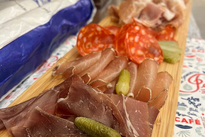 Foodie Morning Walk at the Aligre Market - Must-Try Breakfast Options at Aligre Market