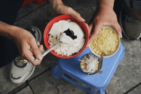 FOODTOUR: Gastrononmic Egg Coffee Making Show Extra - Tips for a Great Experience