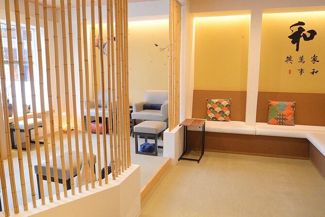 Foot Bath With Salt and a 30-Minute Foot Massage. - The Sum Up