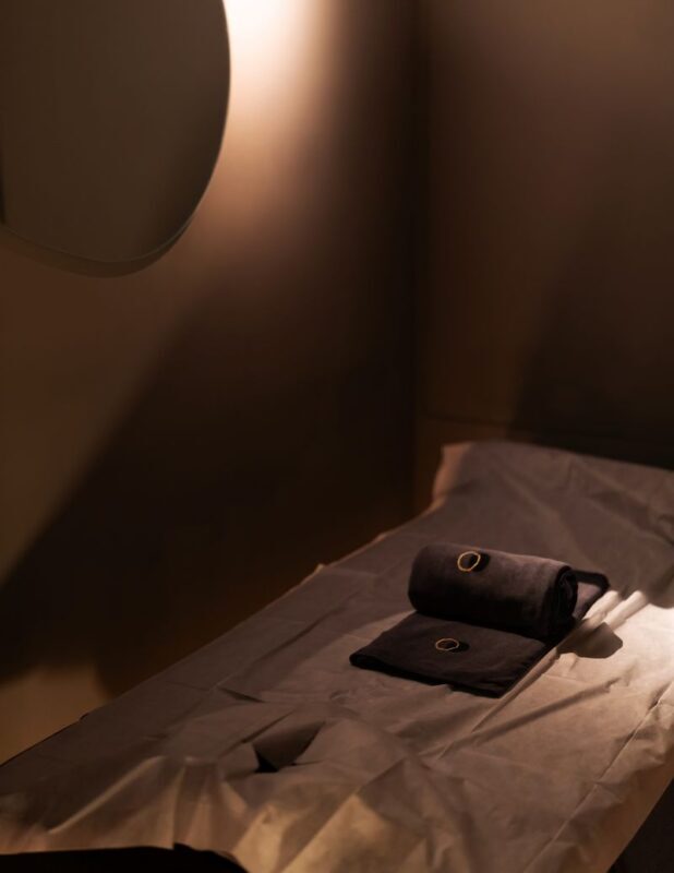 Foot Room Massage - Spa Experence | Acuqpressure Massage | Thai Mass - Who will get the most from The Foot Room