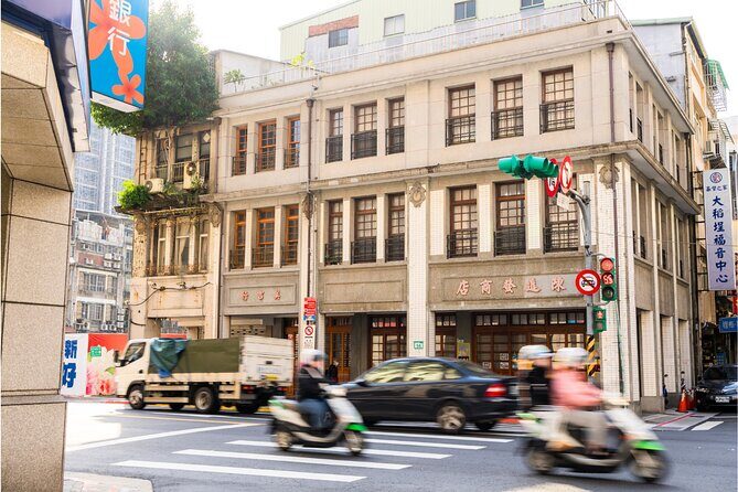 Foot Therapy & Dadaocheng & Smart Hospital & Daxi 2-Day Tour - Exploring the Details: What You Can Expect from This 2-Day Experience  