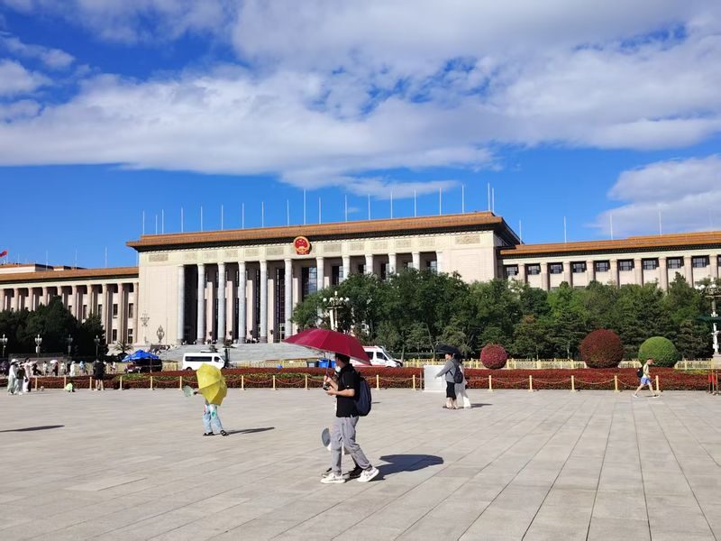 Forbidden city group tour with Option Tiananmen Square add on - The value of a guide, and what entry inclusion does not mean