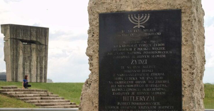 Former Jewish Ghetto and Krakow-Plaszow CC Guided Tour - Experience Highlights