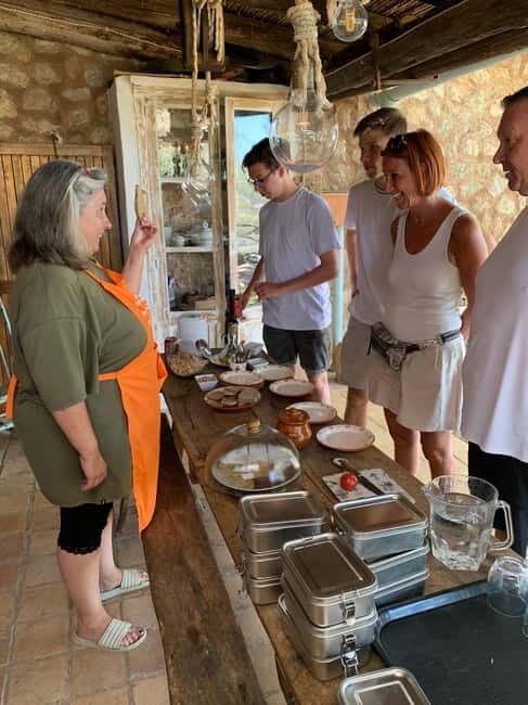 Fornalutx - hiking to the olive farm & oil tasting - Olive Oil and Local Tapas Tasting