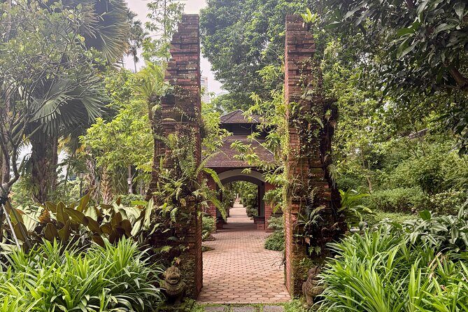 Fort Canning and Singapore River Join In Walking Tour - FAQ