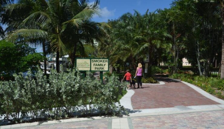 Fort Lauderdale: Audio Walking Tour of Las Olas Riverwalk - Tour Overview