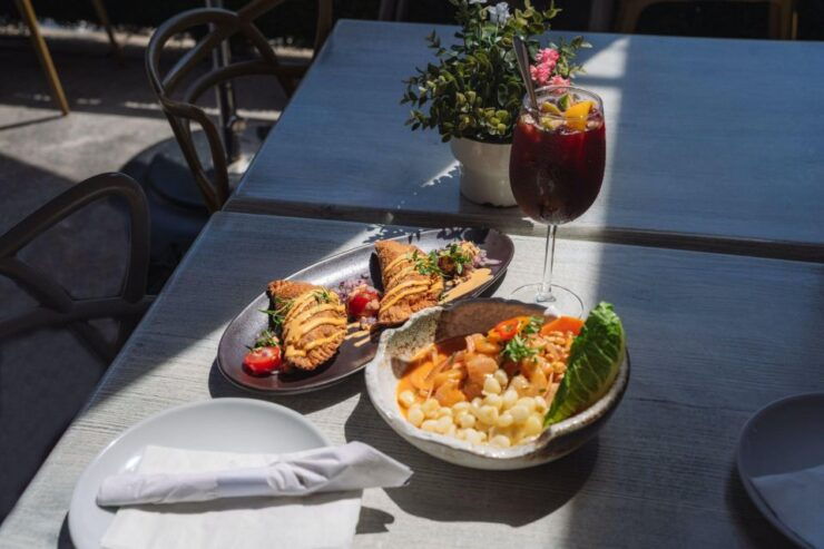 Fort Lauderdale Beach: Food & Drinks Tour - Experience Inclusions