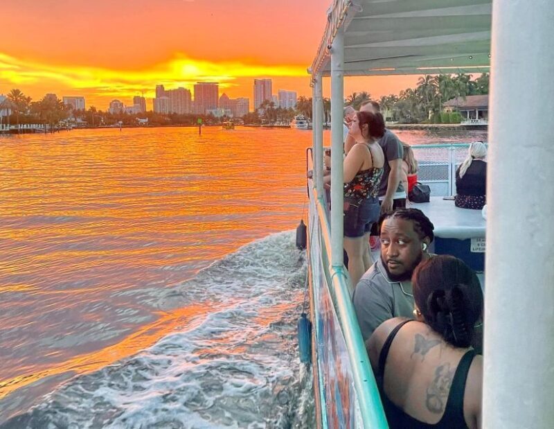 Fort Lauderdale: Evening Boat Cruise with Downtown Views - Good To Know