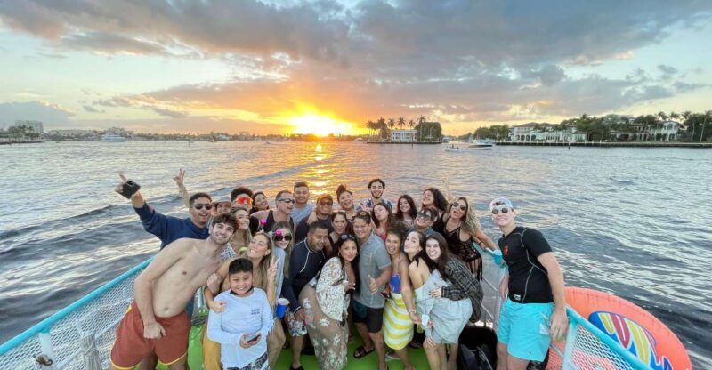 Fort Lauderdale: Evening Boat Cruise with Downtown Views - The Experience in Detail