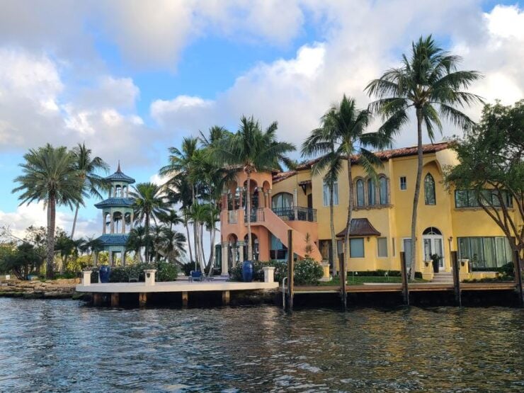 Fort Lauderdale: Millionaires Homes and Megayachts Cruise - Location and Activity Details