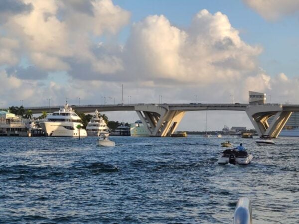 Fort Lauderdale: Millionaires Homes and Megayachts Cruise - Directions and Parking Information