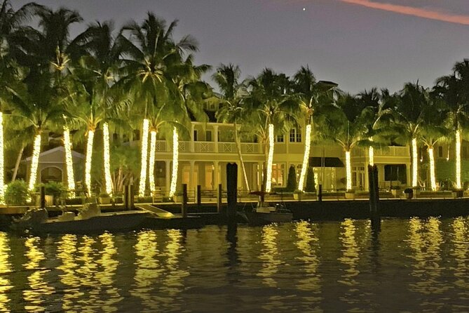 Fort Lauderdale Private Christmas Lights Boat Tour 2.5 Hours - Captain Fee and Pricing