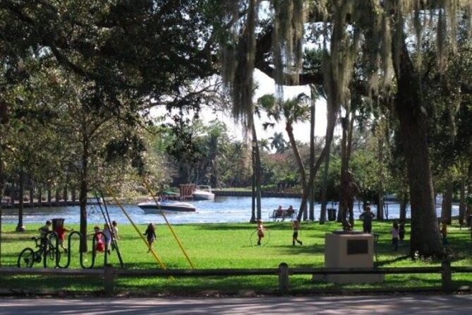 Fort Lauderdale Scavenger Hunt: By The New River - Landmarks and Hidden Gems
