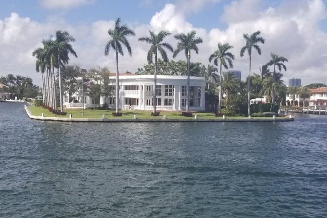 Fort Lauderdale Water Taxi - All Day Pass - Enjoy Restaurants, Bars, Beaches, and Shopping