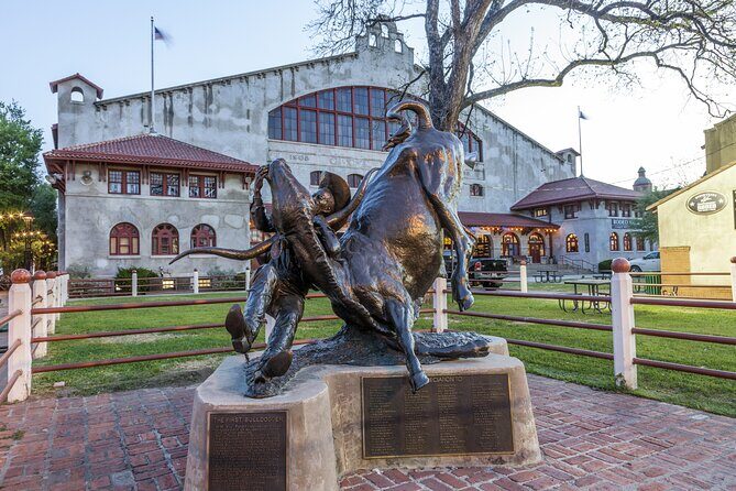 Fort Worth Art Walk and Cultural District Capers Hunt - Good To Know