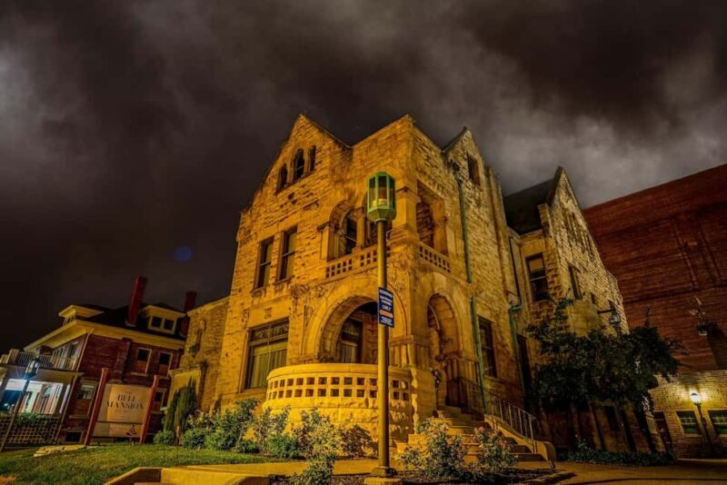 Fortunes, Fire & Frontier: Fort Wayne Ghost Tours - An In-Depth Look at the Tour Experience