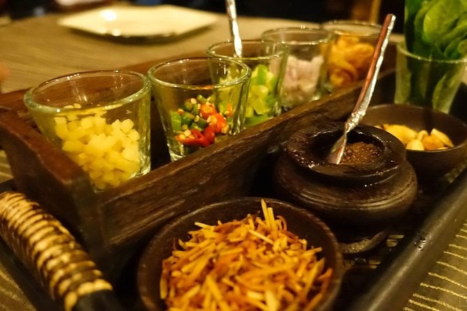 Four-Course Dinner Cruise on a Restored Rice Barge 2023 - Bangkok - (Optional) Tips for a Memorable Experience