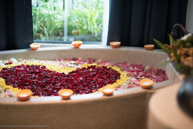 Four Hand Relaxing Oil Massage - Luxury Spa Experience in Phnom Penh