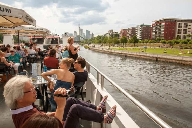 Frankfurt: 1-Hour Panorama Boat Cruise on the River Main - Key Points