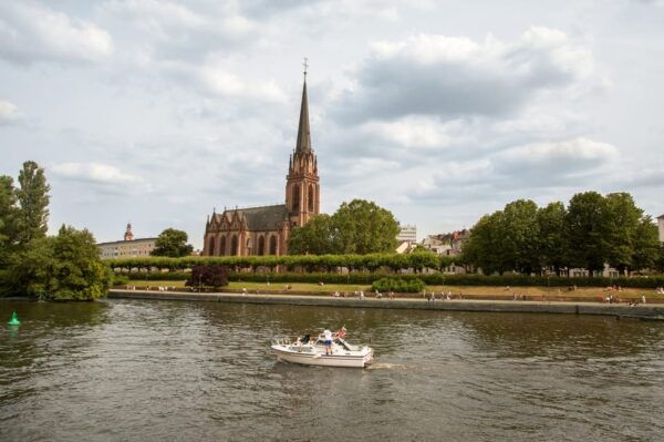 Frankfurt: 1-Hour Panorama Boat Cruise on the River Main - The Sum Up