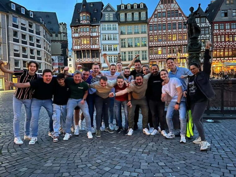 Frankfurt am Main: Night Pub Crawl Shots and Party - The Venues and Their Atmosphere