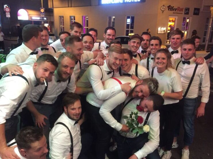 Frankfurt: Bachelor or Bachelorette Party Pub Crawl - Activity Details