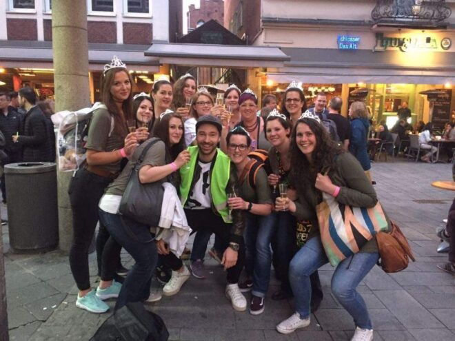 Frankfurt: Bachelor or Bachelorette Party Pub Crawl - Booking and Cancellation Policy