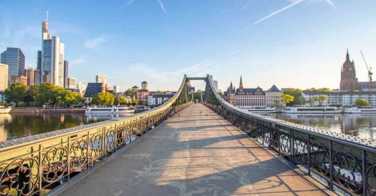 Frankfurt: Best Photogenic Spots Tour With a Local - Free Cancellation and Flexible Booking Options
