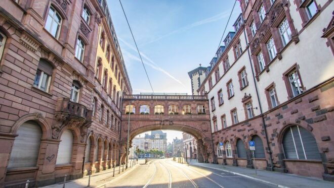 Frankfurt: Best Photogenic Spots Tour With a Local - Highlights of the Tour and Stunning Views