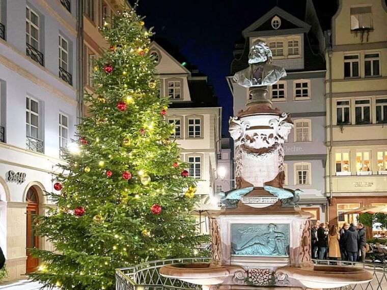 Frankfurt: Christmas Market & Old Town Tour 60 min-daily 16:00-in German - The Experience Through Others’ Eyes