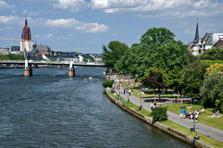 Frankfurt: City Exploration Game and Tour - Activity Details