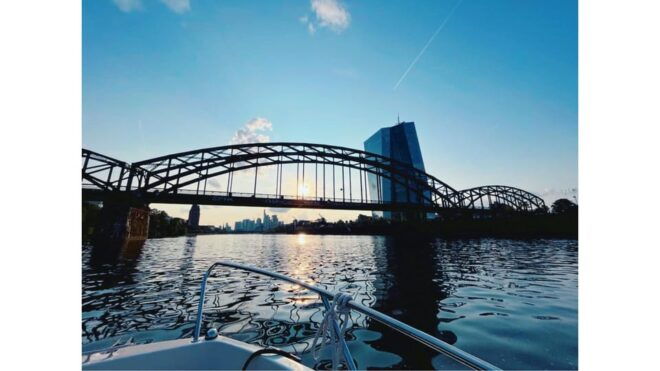 Frankfurt City: Private Skyline Sightseeing Boat Tour - Key Highlights