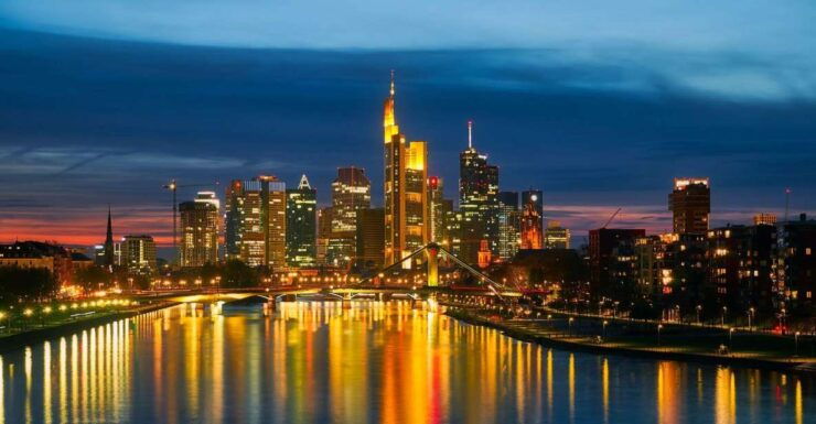 Frankfurt: Classic Public Walking Tour - Experience Highlights