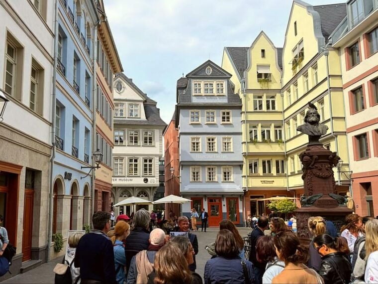 Frankfurt: Discover the heart of Frankfurt - a city tour in Russian - How the Itinerary Unfolds