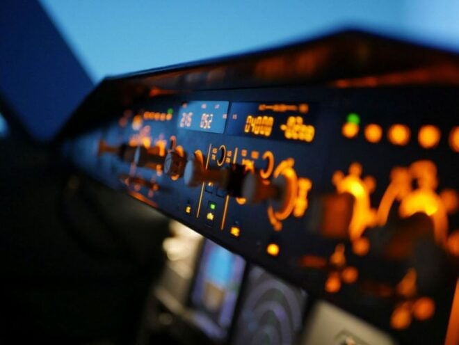 Frankfurt-Egelsbach: 1-Hour Airbus A320 Flight Simulator - Test Your Skills With Emergency Situations and Simulated Weather