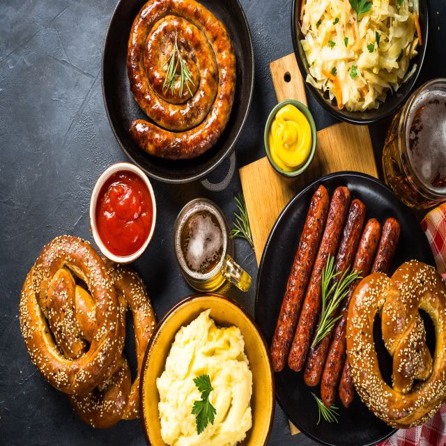 Frankfurt: German Food & Frankfurt Old Town Private Tour - Experience and Highlights
