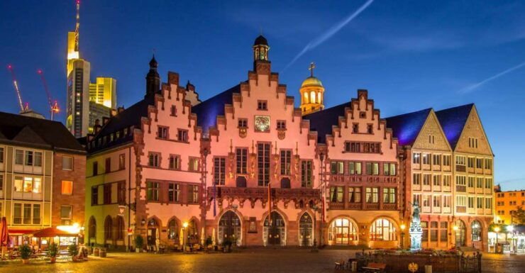 Frankfurt: Highlights Self-Guided Scavenger Hunt & City Tour - Activity Details