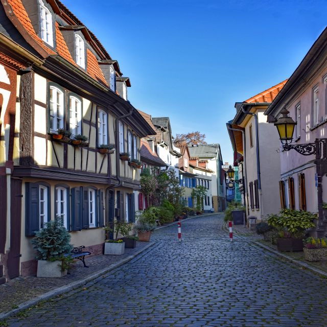 Frankfurt: Höchst Walking Tour With a Local - Experience Highlights