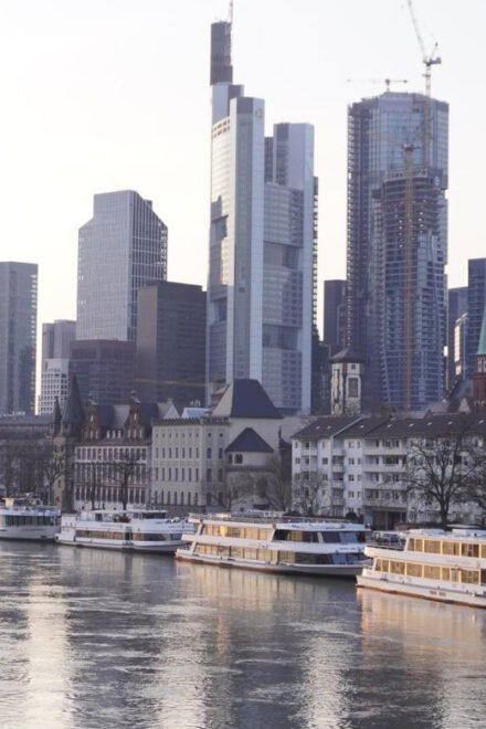 Frankfurt: Old Town Escape Game and Local Schnitzel - Culinary Delights