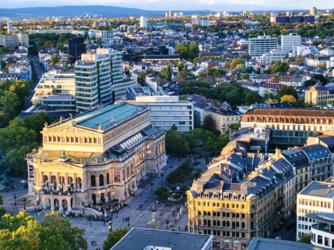 Frankfurt - Old Town Historic Walking Tour - Walk on Eiserner Steg