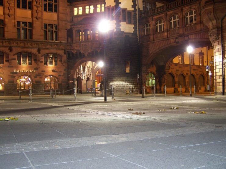Frankfurt: Old Town Horror Stories Walking Tour in German - Tour Details