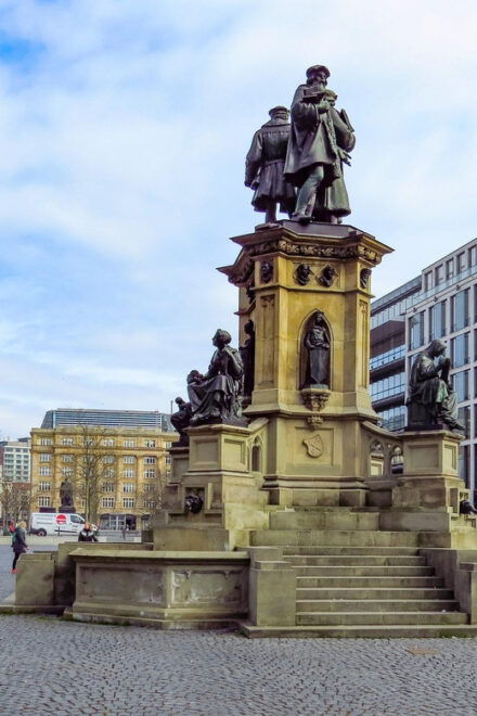 Frankfurt Private Guided City Tour - Key Attractions