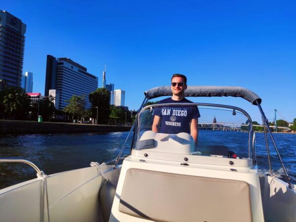 Frankfurt: Private Romantic Skyline Boat Tour - Customizable Itinerary Options